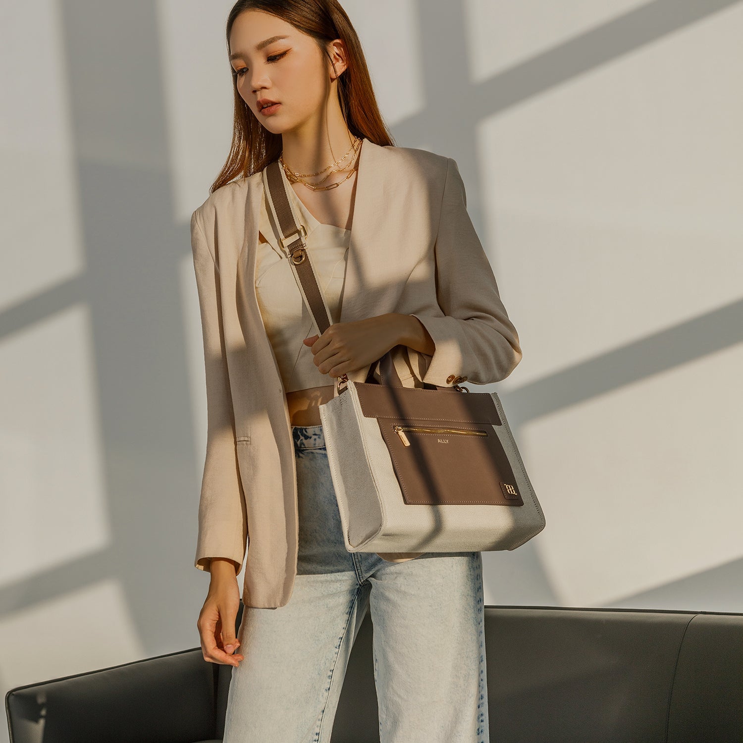Velia M Tote